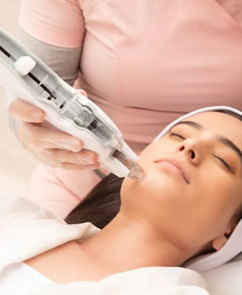 Tratamiento despigmentante con Mesoject para mejorar manchas y tono irregular de la piel.